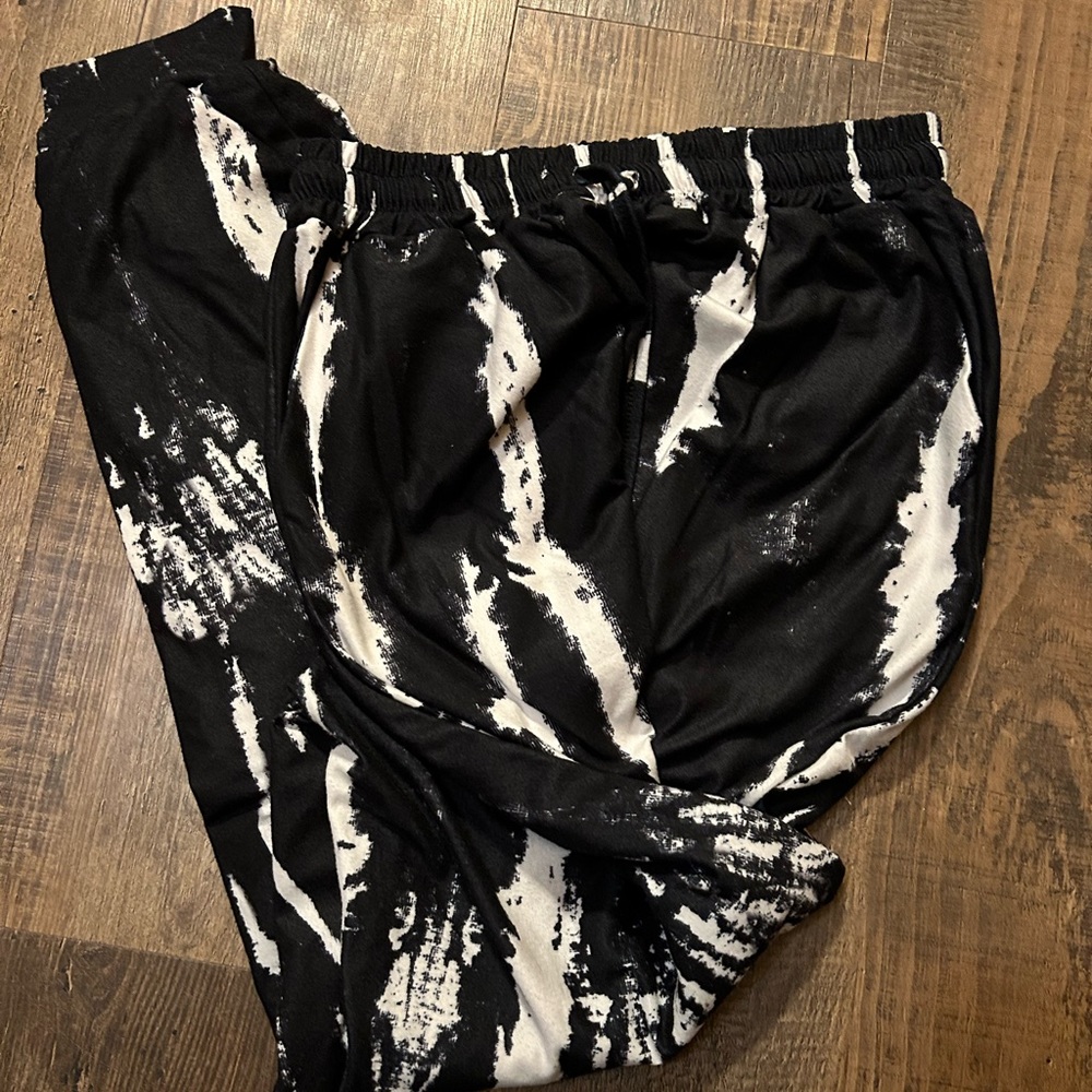 Tie dye lounge set.